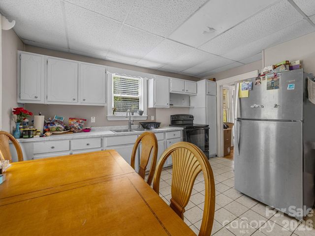 110 Grady Avenue, Tryon, NC 28782