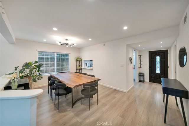 21733 Vintage, Chatsworth, CA 91311