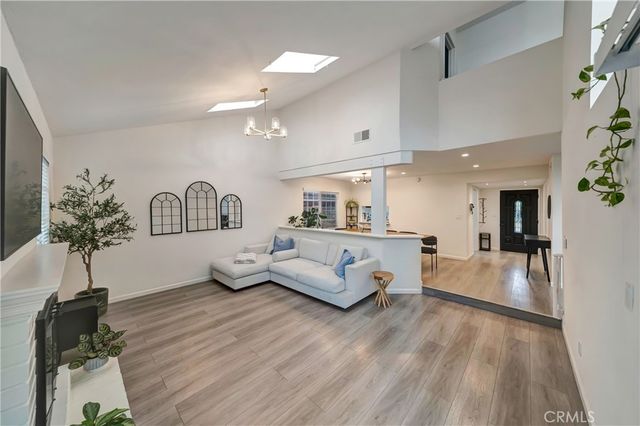 21733 Vintage, Chatsworth, CA 91311