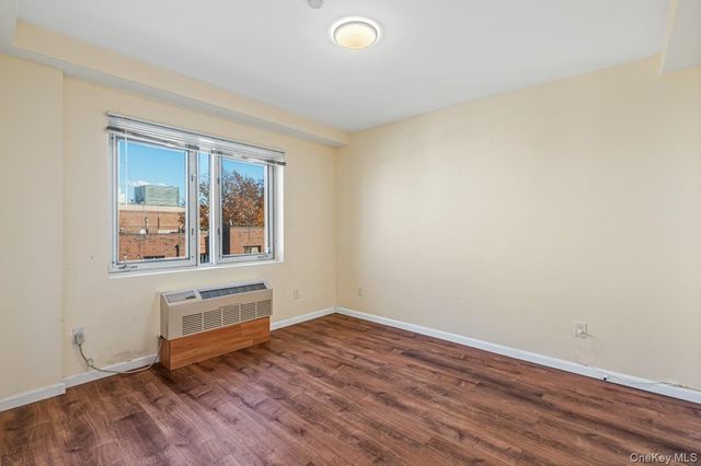 7133 162nd Street 4B, Fresh Meadows, NY 11365