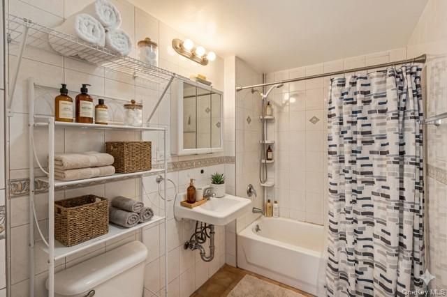 7133 162nd Street 4B, Fresh Meadows, NY 11365