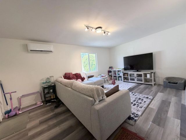 1171 Woodrail Dr, Vista, CA 92083