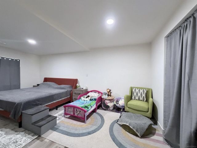 1171 Woodrail Dr, Vista, CA 92083