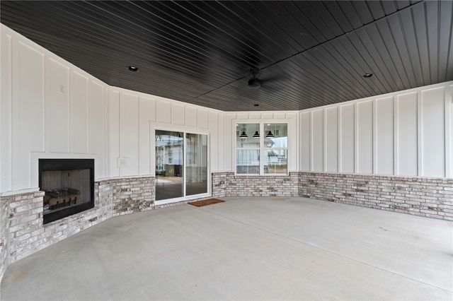 711 Evening Star Road, Bentonville, AR 72713