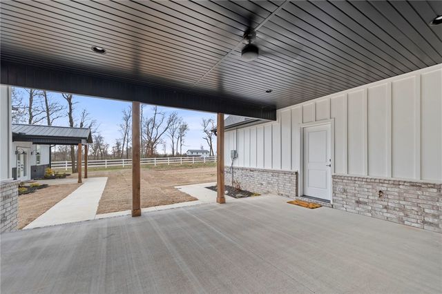 711 Evening Star Road, Bentonville, AR 72713