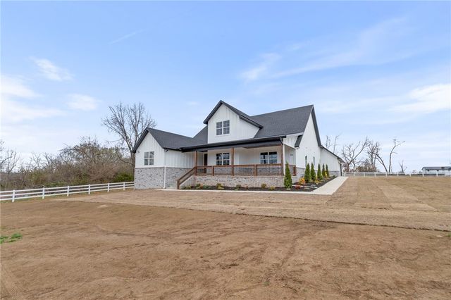 711 Evening Star Road, Bentonville, AR 72713