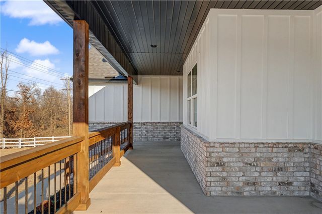 711 Evening Star Road, Bentonville, AR 72713