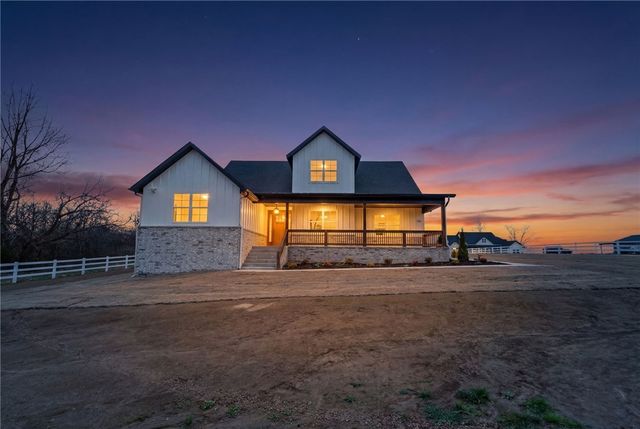 711 Evening Star Road, Bentonville, AR 72713