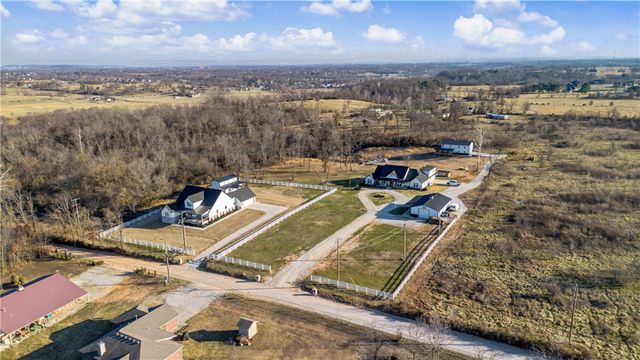 711 Evening Star Road, Bentonville, AR 72713