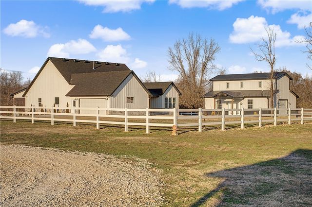 711 Evening Star Road, Bentonville, AR 72713