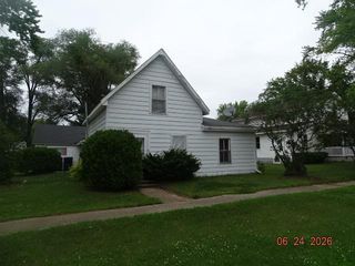124 E Vallette Street, Oxford, WI 53952