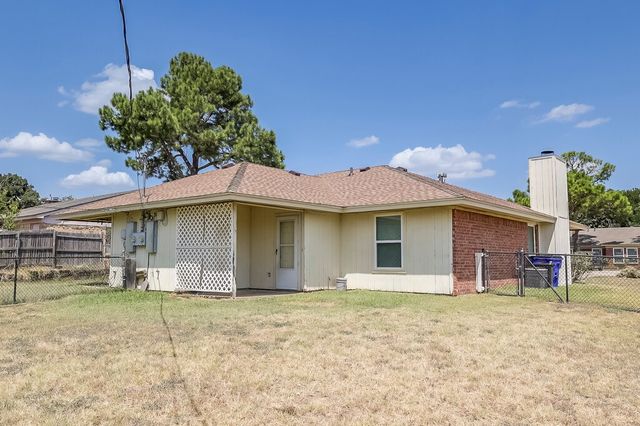 113 Oak Wood Lane, Kennedale, TX 76060