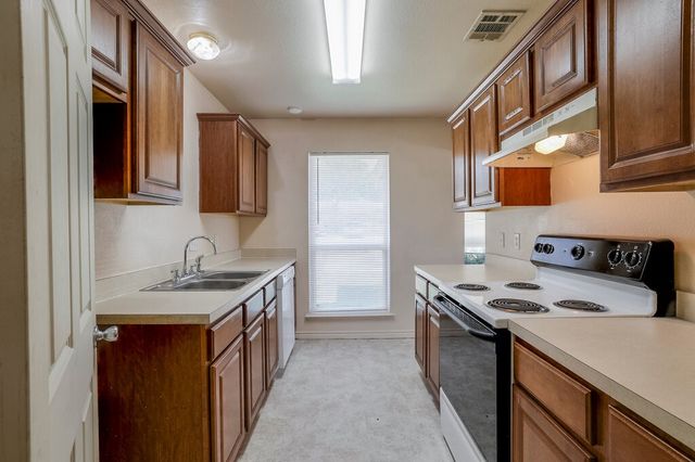 113 Oak Wood Lane, Kennedale, TX 76060