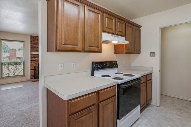 113 Oak Wood Lane, Kennedale, TX 76060