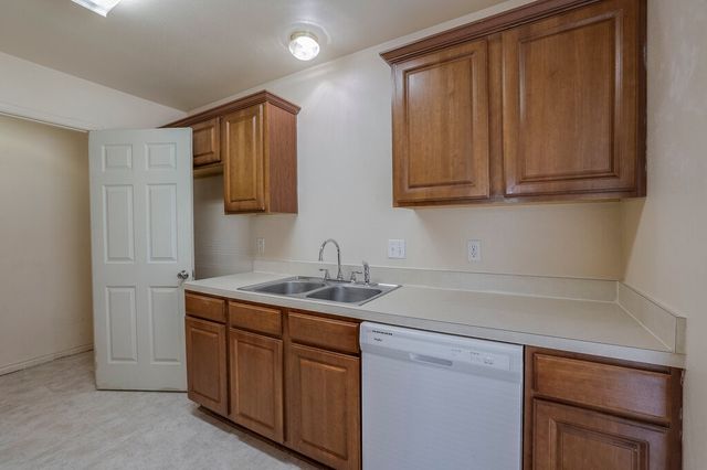 113 Oak Wood Lane, Kennedale, TX 76060