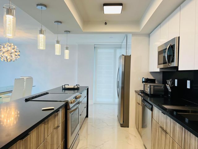 19707 Turnberry Way 12e, Aventura, FL 33180