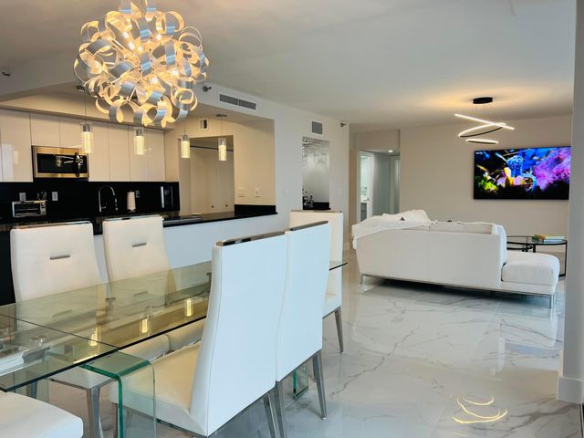 19707 Turnberry Way 12e, Aventura, FL 33180