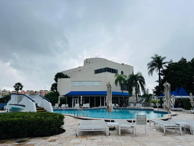 19707 Turnberry Way 12e, Aventura, FL 33180