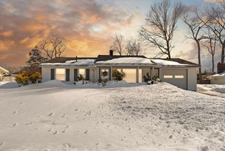 275 Jon Dr, Brockton, MA 02302