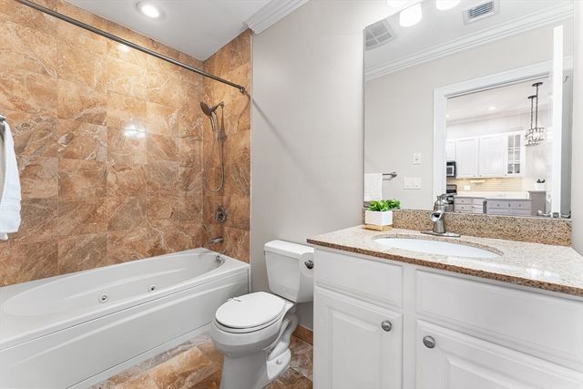 655 E 2nd 102, Boston, MA 02127