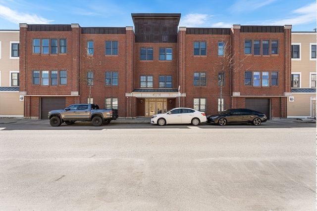 655 E 2nd 102, Boston, MA 02127