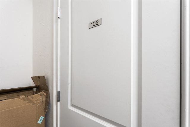 655 E 2nd 102, Boston, MA 02127