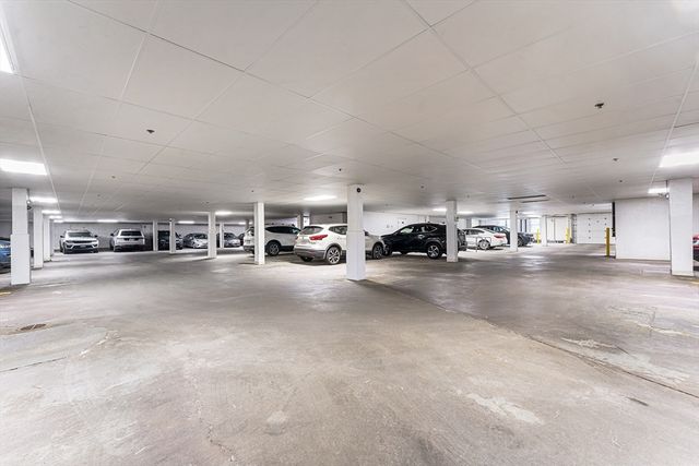 655 E 2nd 102, Boston, MA 02127