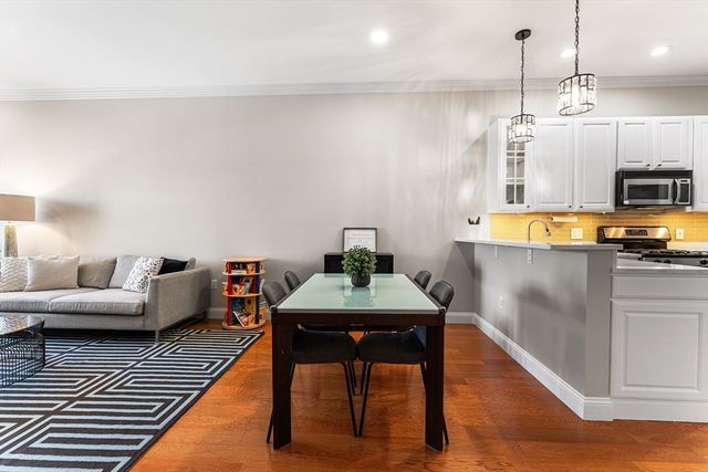 655 E 2nd 102, Boston, MA 02127