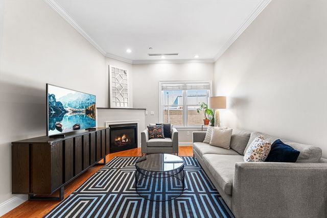 655 E 2nd 102, Boston, MA 02127