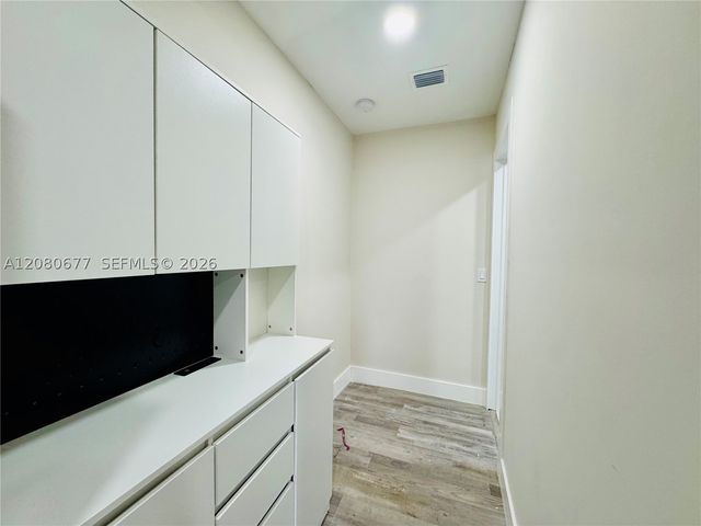 7943 NW 6th Ave 3, Miami, FL 33150