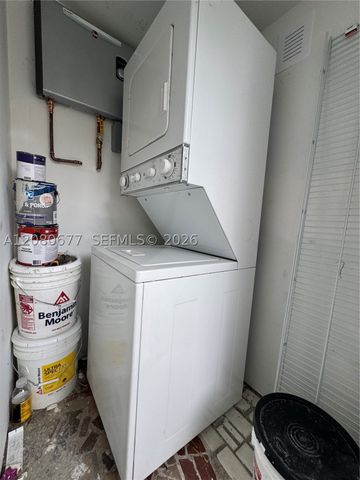 7943 NW 6th Ave 3, Miami, FL 33150