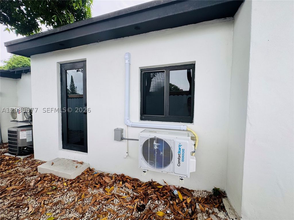 7943 NW 6th Ave 3, Miami, FL 33150