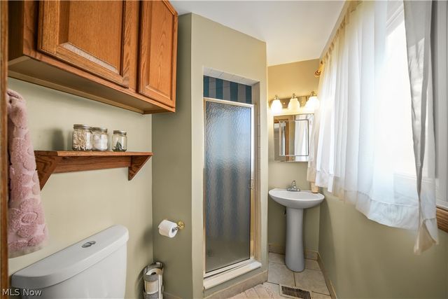 447 Spring Grove Drive, Tallmadge, OH 44278