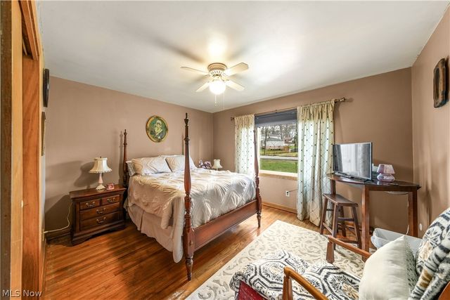 447 Spring Grove Drive, Tallmadge, OH 44278