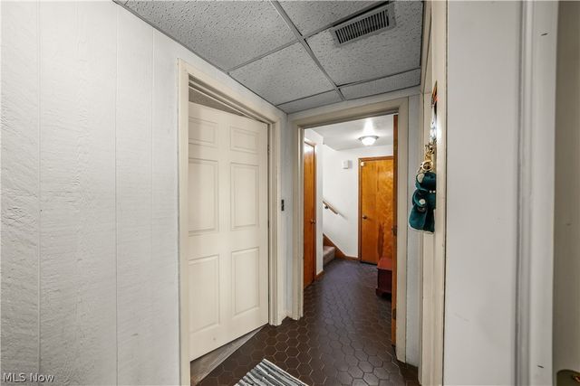 447 Spring Grove Drive, Tallmadge, OH 44278