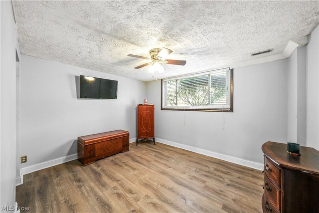 447 Spring Grove Drive, Tallmadge, OH 44278