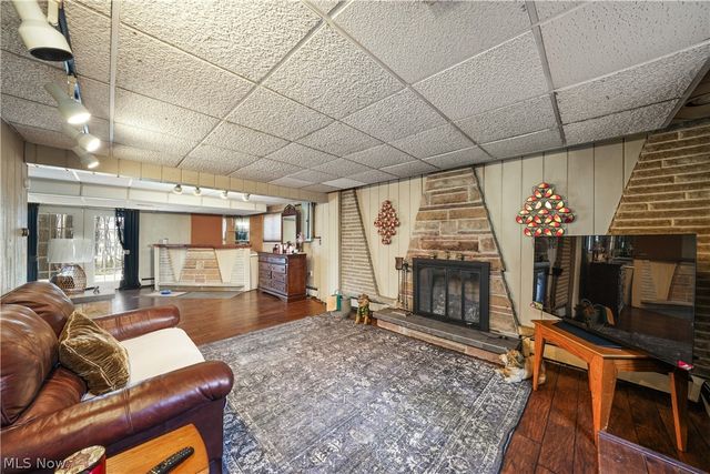 447 Spring Grove Drive, Tallmadge, OH 44278