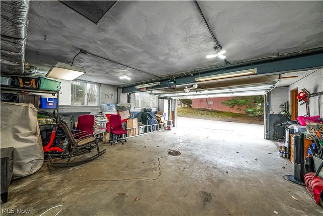 447 Spring Grove Drive, Tallmadge, OH 44278