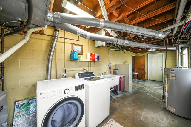 447 Spring Grove Drive, Tallmadge, OH 44278