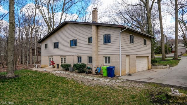 447 Spring Grove Drive, Tallmadge, OH 44278