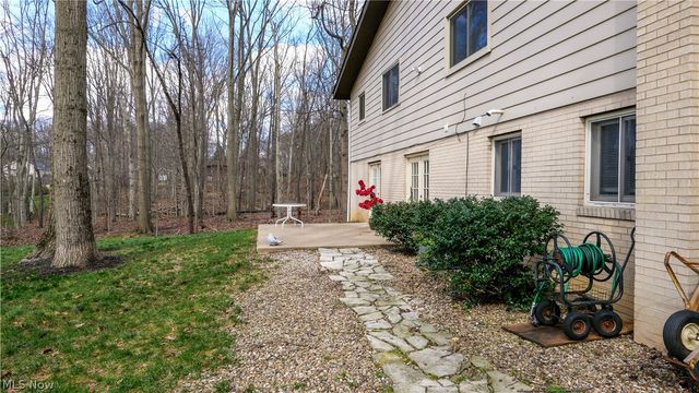 447 Spring Grove Drive, Tallmadge, OH 44278
