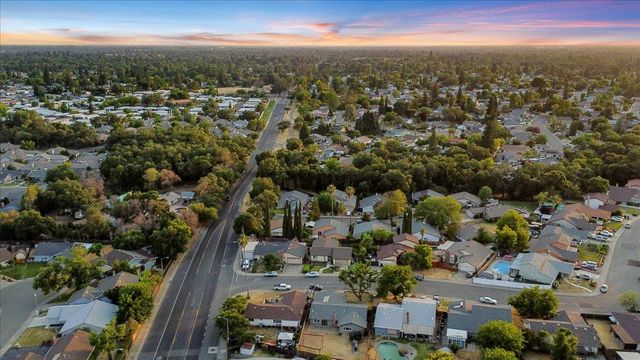 8204 Conover Dr, Citrus Heights, CA 95610