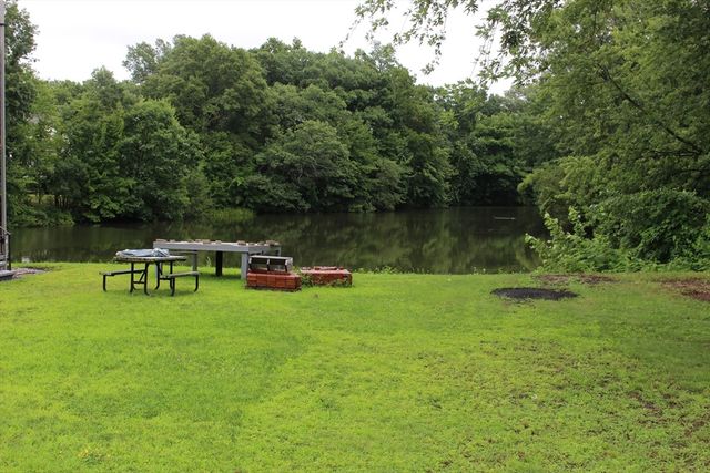 34 Sylvanus Wood Lane, Woburn, MA 01801