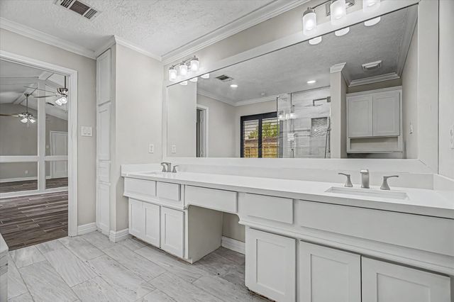 4210 Shanna Lane, Pasadena, TX 77504