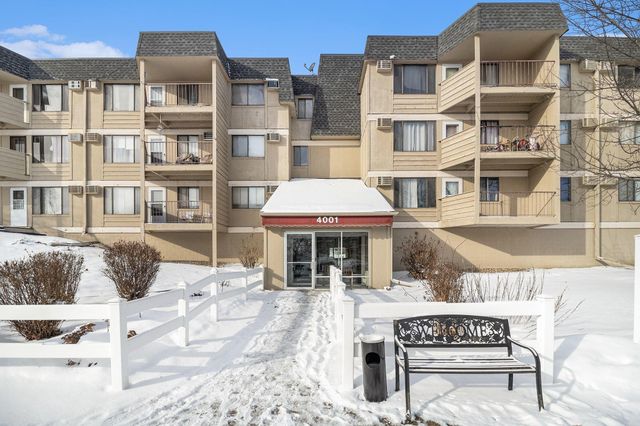 4001 Heritage Hills Drive 304, Bloomington, MN 55437