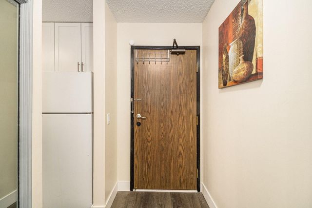 4001 Heritage Hills Drive 304, Bloomington, MN 55437