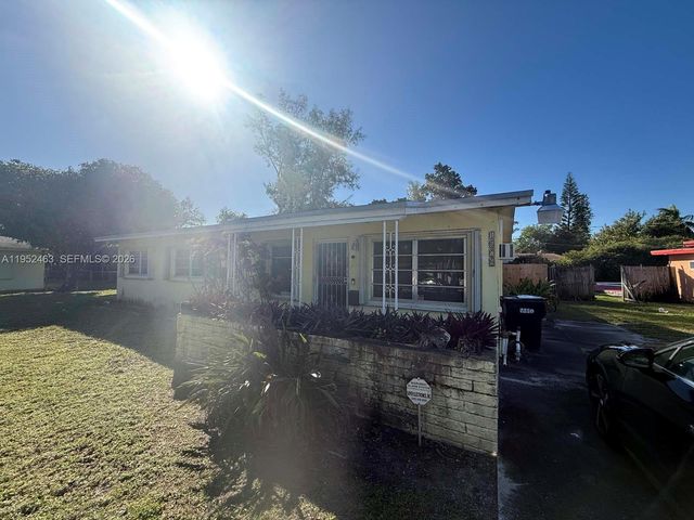 1870 NE 154th Ter, North Miami Beach, FL 33162