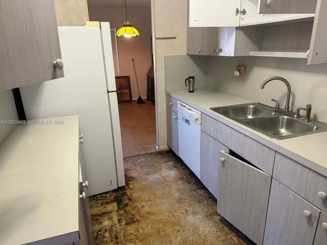 1870 NE 154th Ter, North Miami Beach, FL 33162