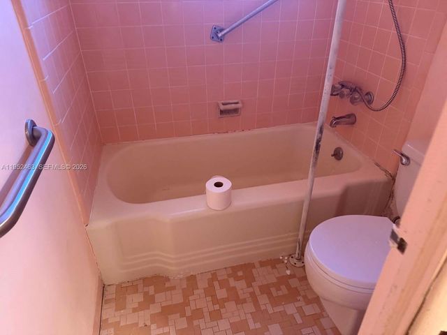 1870 NE 154th Ter, North Miami Beach, FL 33162