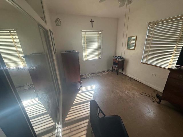 1870 NE 154th Ter, North Miami Beach, FL 33162